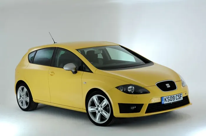 Framed Print : 2009 Seat Leon FR Framed Print : 2009 Seat Leon FR