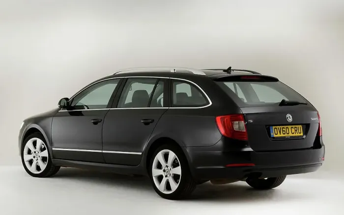 Framed Print : 2011 Skoda Superb Tsi Framed Print : 2011 Skoda Superb Tsi