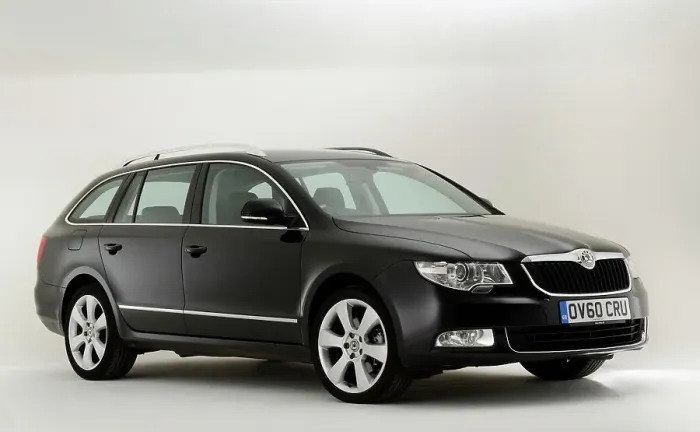 Framed Print : 2011 Skoda Superb Tsi Framed Print : 2011 Skoda Superb Tsi
