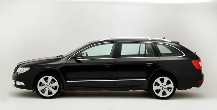 Framed Print : 2011 Skoda Superb Tsi Framed Print : 2011 Skoda Superb Tsi