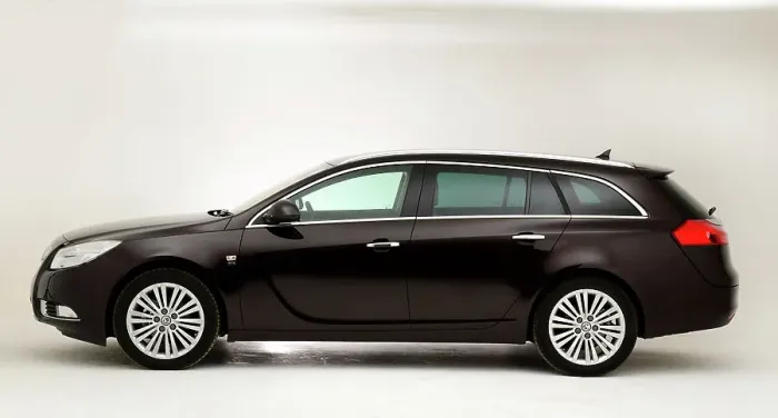Framed Print : 2011 Vauxhall Insignia SE estate Framed Print : 2011 Vauxhall Insignia SE estate