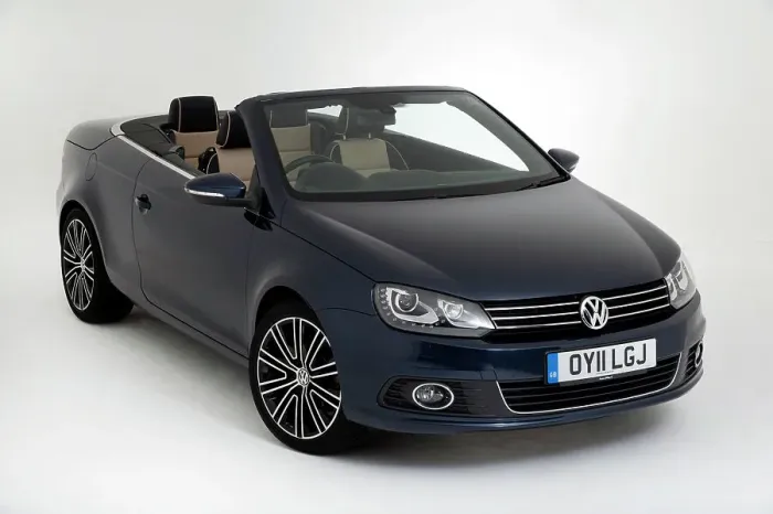 Framed Print : 2011 Volkswagen EOS 2.0 Tdi Framed Print : 2011 Volkswagen EOS 2.0 Tdi