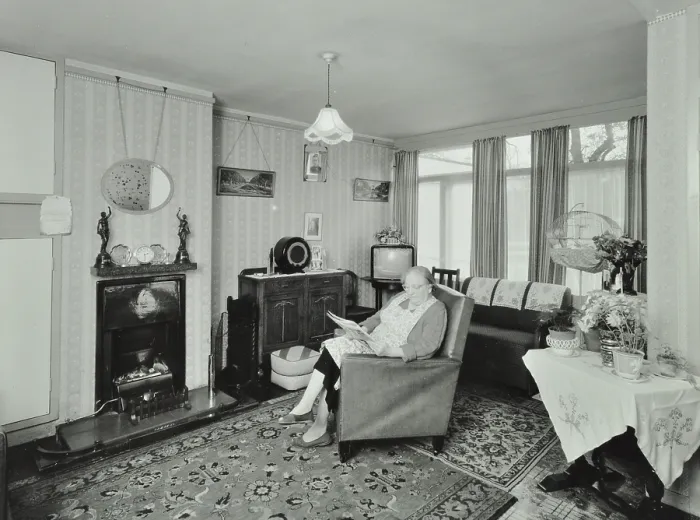 Framed Print : 22 Minstead Gardens, Alton Estate, Wandsworth, London: living room, 1960. Creator: Unknown Framed Print : 22 Minstead Gardens, Alton Estate, Wandsworth, London: living room, 1960. Creator: Unknown