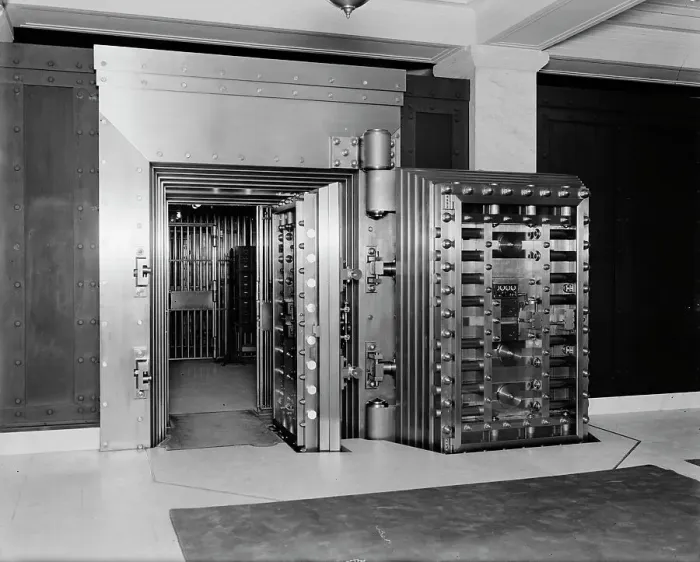 Framed Print : 25-ton door, safe deposit vault, main office, Old Colony Trust Company, Boston, Mass. (1913?). Creator: Unknown