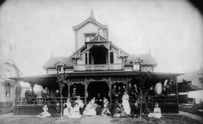 Framed Print : 27 men and women (Johnston family) in front of beach house Dartmouth, c1880. Creator: Unknown. 27 men and women (Johnston family) in front of beach house Dartmouth, c1880. Creator: Unknown Framed Print : 27 men and women (Johnston family) in front of beach house Dartmouth, c1880. Creator: Unknown. 27 men and women (Johnston family) in front of beach house Dartmouth, c1880. Creator: Unknown