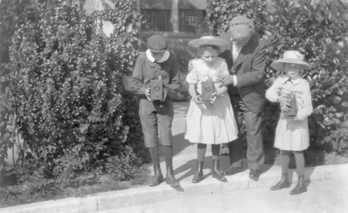 Framed Print : 3 children sighting box cameras, c1905. Creator: Frances Benjamin Johnston Framed Print : 3 children sighting box cameras, c1905. Creator: Frances Benjamin Johnston