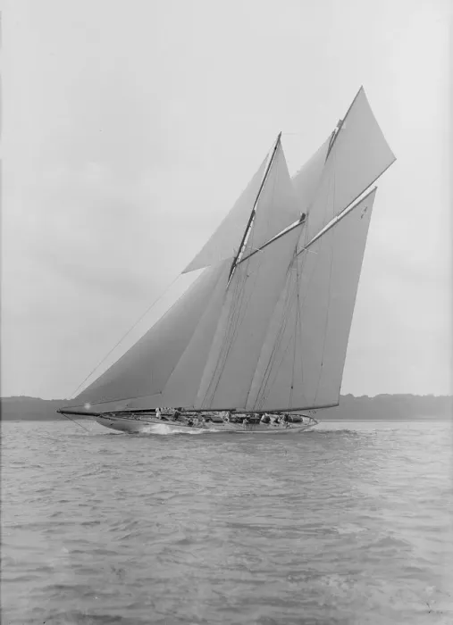 Framed Print : The 380 ton A Class schooner Margherita sailing close-hauled, 1913 Framed Print : The 380 ton A Class schooner Margherita sailing close-hauled, 1913