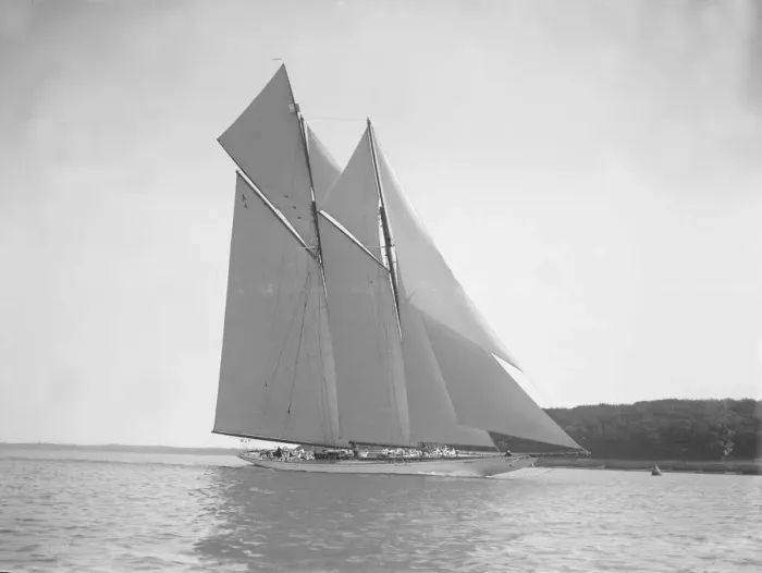 Framed Print : The 380 ton A Class schooner Margherita sailing close-hauled, 1913 Framed Print : The 380 ton A Class schooner Margherita sailing close-hauled, 1913