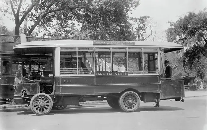 Framed Print : 5th Ave. bus, between c1910 and c1915. Creator: Bain News Service Framed Print : 5th Ave. bus, between c1910 and c1915. Creator: Bain News Service