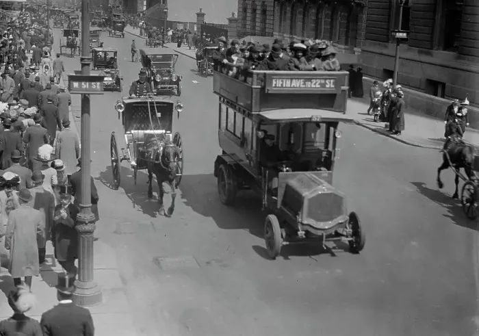 Framed Print : 5th Ave. N.Y.C. between c1910 and c1915. Creator: Bain News Service Framed Print : 5th Ave. N.Y.C. between c1910 and c1915. Creator: Bain News Service