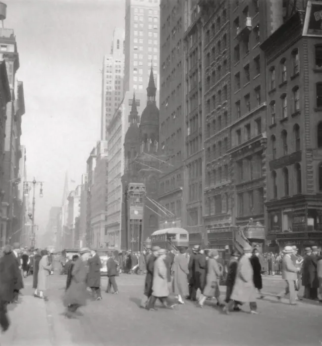 Framed Print : 5th Avenue, New York City, USA, 20th century. Artist: J Dearden Holmes Framed Print : 5th Avenue, New York City, USA, 20th century. Artist: J Dearden Holmes