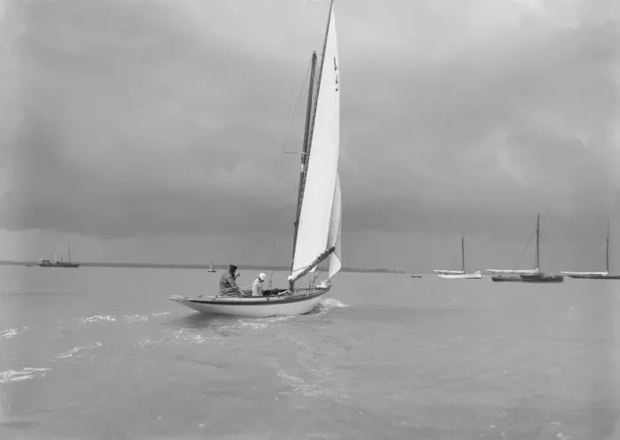 Framed Print : 6 Metre Class Jonquil (L5) with Captain R J Dixon at the helm Framed Print : 6 Metre Class Jonquil (L5) with Captain R J Dixon at the helm