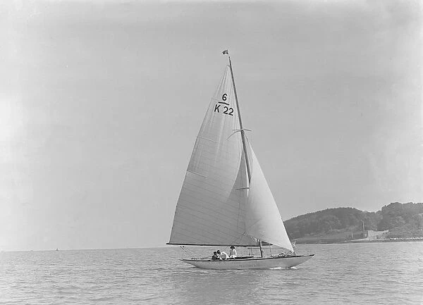The 6 Metre class Maid Marion (K22) sailing close-hauled, 1921