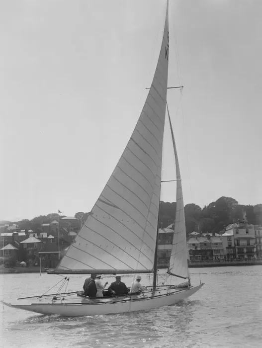 Framed Print : The 6 Metre class sailing yacht Reg, 1922. Creator: Kirk & Sons of Cowes Framed Print : The 6 Metre class sailing yacht Reg, 1922. Creator: Kirk & Sons of Cowes