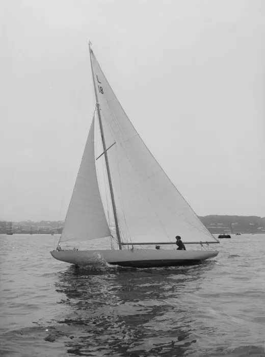 Framed Print : The 6 Metre Peterkin sailing upwind, 1914. Creator: Kirk & Sons of Cowes Framed Print : The 6 Metre Peterkin sailing upwind, 1914. Creator: Kirk & Sons of Cowes