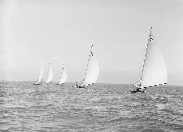 The 6 Metre Stella, Vanda, Bubble, Wamba and Lanka racing downwind, 1914