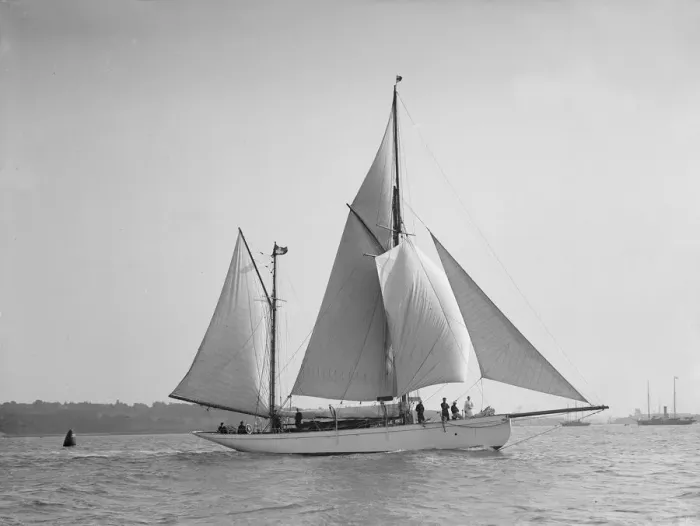 Framed Print : The 60 ft ketch Linth, 1912. Creator: Kirk & Sons of Cowes Framed Print : The 60 ft ketch Linth, 1912. Creator: Kirk & Sons of Cowes