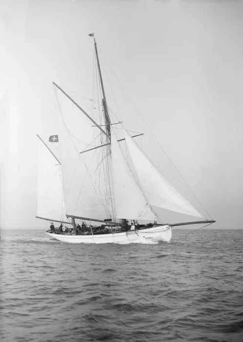 Framed Print : The 60 ft ketch Linth, 1912. Creator: Kirk & Sons of Cowes Framed Print : The 60 ft ketch Linth, 1912. Creator: Kirk & Sons of Cowes