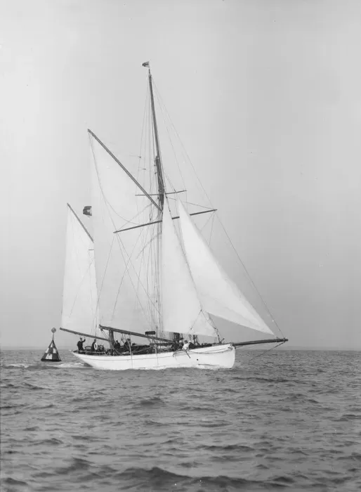 Framed Print : The 60 ft ketch Linth, 1912. Creator: Kirk & Sons of Cowes Framed Print : The 60 ft ketch Linth, 1912. Creator: Kirk & Sons of Cowes