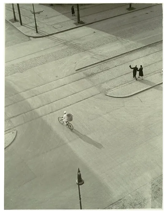 Framed Print : 7 A.M. (New Year's Morning), 1928. Creator: Moholy-Nagy, Laszlo (1895-1946) Framed Print : 7 A.M. (New Year's Morning), 1928. Creator: Moholy-Nagy, Laszlo (1895-1946)