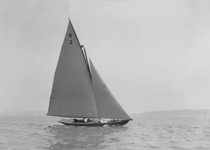 Framed Print : The 7 Metre Nelta (K3) sailing close-hauled, 1911. Creator: Kirk & Sons of Cowes