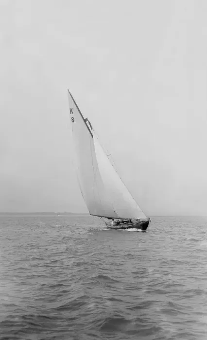 Framed Print : The 7 Metre sailing yacht Pinaster (K8), 1913. Creator: Kirk & Sons of Cowes Framed Print : The 7 Metre sailing yacht Pinaster (K8), 1913. Creator: Kirk & Sons of Cowes