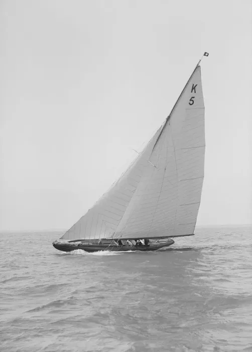 Framed Print : The 7 Metre yacht Strathendrick (K5), 1914. Creator: Kirk & Sons of Cowes Framed Print : The 7 Metre yacht Strathendrick (K5), 1914. Creator: Kirk & Sons of Cowes