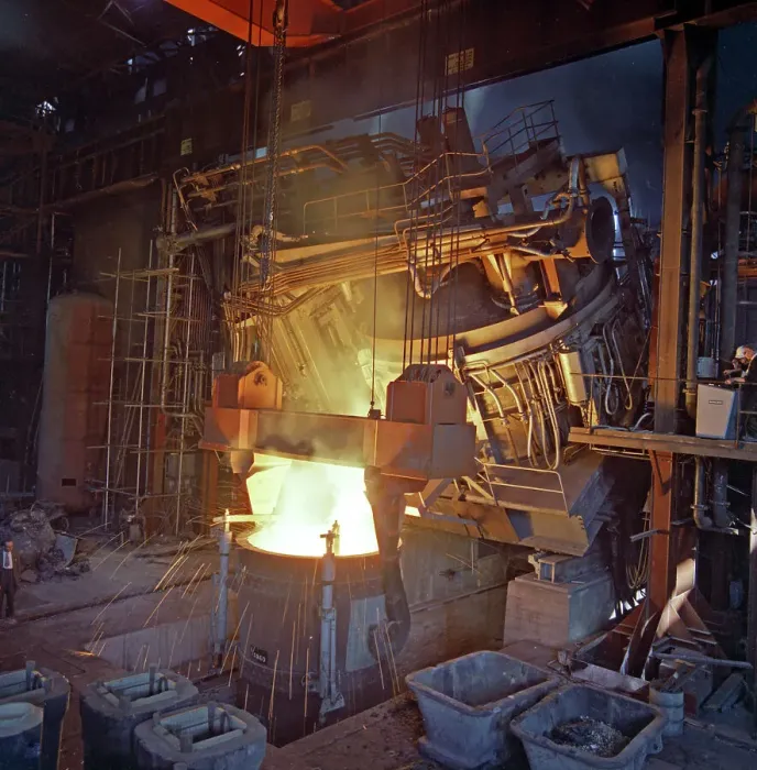 Framed Print : 75 ton arc furnace pouring molten steel into a vessel, Sheffield, South Yorkshire, 1969 Framed Print : 75 ton arc furnace pouring molten steel into a vessel, Sheffield, South Yorkshire, 1969