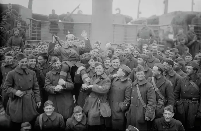 Framed Print : 77th Boys on AQUITANIA, between c1915 and c1920. Creator: Bain News Service Framed Print : 77th Boys on AQUITANIA, between c1915 and c1920. Creator: Bain News Service