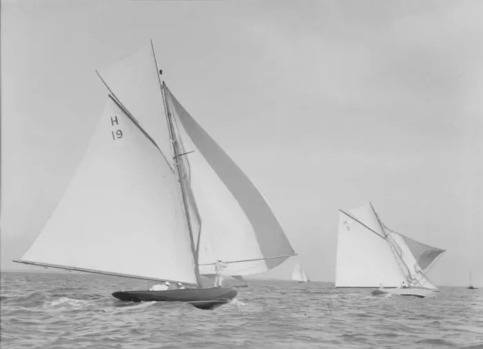 Framed Print : The 8 Metre Antwerpia (H19) and Windflower (H3) racing under spinnaker, 1911 Framed Print : The 8 Metre Antwerpia (H19) and Windflower (H3) racing under spinnaker, 1911