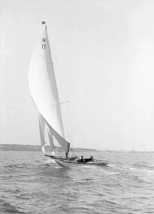 Framed Print : The 8 Metre Ierne, 1914. Creator: Kirk & Sons of Cowes Framed Print : The 8 Metre Ierne, 1914. Creator: Kirk & Sons of Cowes