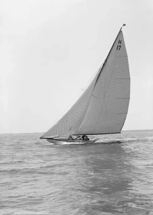 Framed Print : The 8 Metre Ierne, 1914. Creator: Kirk & Sons of Cowes Framed Print : The 8 Metre Ierne, 1914. Creator: Kirk & Sons of Cowes