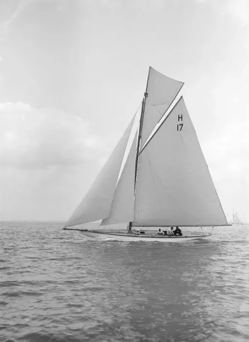 Framed Print : The 8 Metre Ierne sailing close-hauled, 1913. Creator: Kirk & Sons of Cowes Framed Print : The 8 Metre Ierne sailing close-hauled, 1913. Creator: Kirk & Sons of Cowes