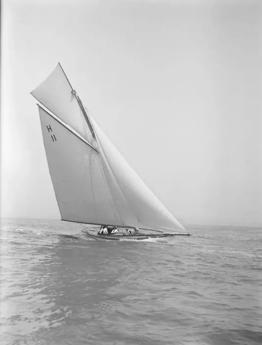 Framed Print : The 8 Metre Ventana (H11) sailing close-hauled, 1912. Creator: Kirk & Sons of Cowes