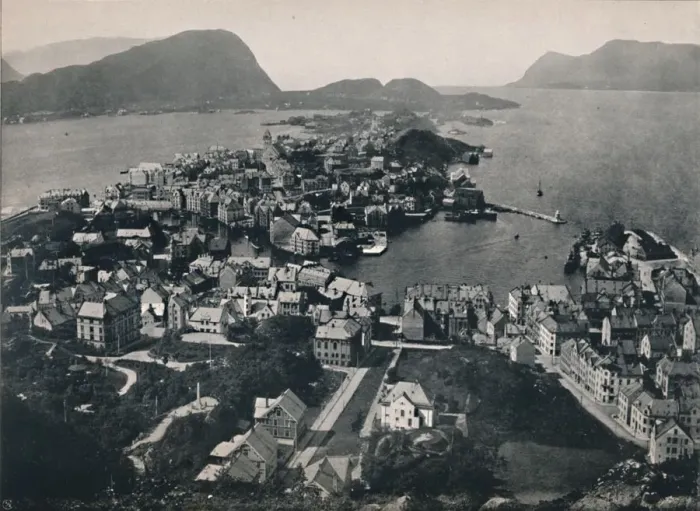 Framed Print : Aalesund, 1914. Creator: Unknown Framed Print : Aalesund, 1914. Creator: Unknown