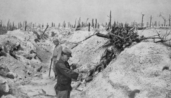 Framed Print : An abandoned German trench around Mesnil, Champagne, France, World War I, 1915 Framed Print : An abandoned German trench around Mesnil, Champagne, France, World War I, 1915