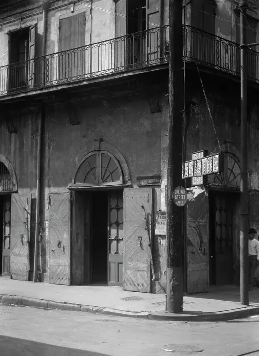 Framed Print : Absinthe House, New Orleans, between 1920 and 1926. Creator: Arnold Genthe Framed Print : Absinthe House, New Orleans, between 1920 and 1926. Creator: Arnold Genthe