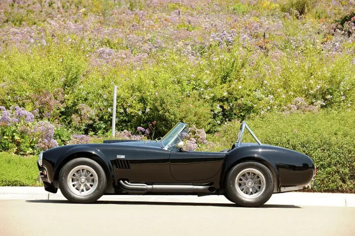 Framed Print : AC Cobra 427 1966. Artist: Simon Clay Framed Print : AC Cobra 427 1966. Artist: Simon Clay