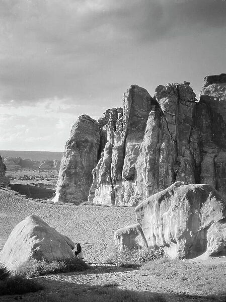 Acoma, New Mexico area views, between 1899 and 1928. Creator: Arnold Genthe