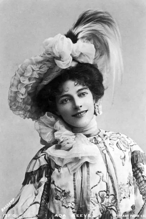 Framed Print : Ada Reeve (1873-1966), English actress, 1903. Artist: Bassano Studio Framed Print : Ada Reeve (1873-1966), English actress, 1903. Artist: Bassano Studio