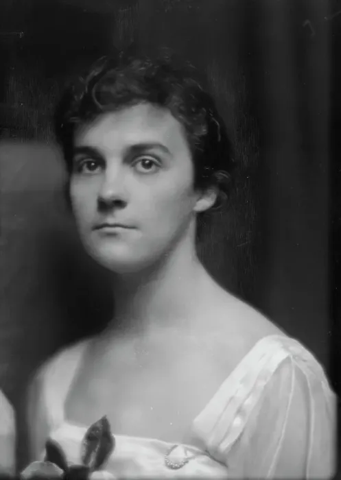 Framed Print : Adams, Dunbar Wright, Miss, portrait photograph, 1915. Creator: Arnold Genthe Framed Print : Adams, Dunbar Wright, Miss, portrait photograph, 1915. Creator: Arnold Genthe
