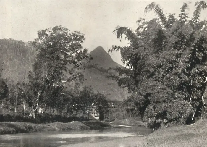 Framed Print : Adamspik von Gegend Maskeliya, 1926 Framed Print : Adamspik von Gegend Maskeliya, 1926