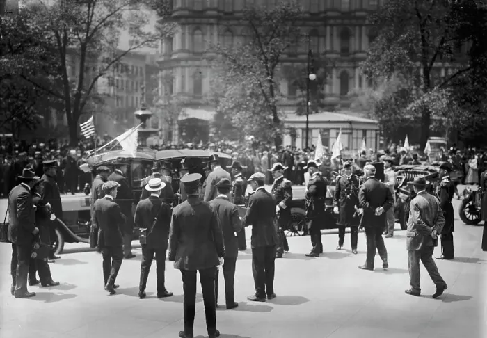 Framed Print : Admirals at City Hall, 1913. Creator: Bain News Service Framed Print : Admirals at City Hall, 1913. Creator: Bain News Service