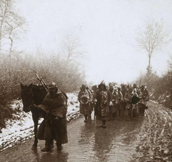 Advancing in the snow, Artois, northern France, c1914-c1918