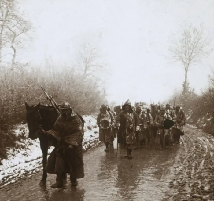 Framed Print : Advancing in the snow, Artois, northern France, c1914-c1918 Framed Print : Advancing in the snow, Artois, northern France, c1914-c1918
