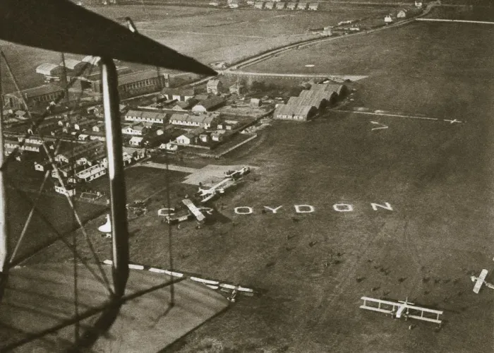 Framed Print : Aerial view of London Airport, 1925 Framed Print : Aerial view of London Airport, 1925