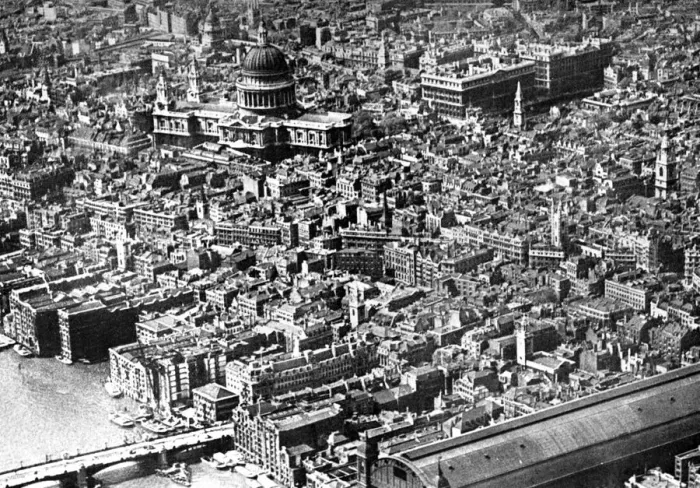 Framed Print : Aerial view of London, showing St Pauls Cathedral, 1926 Framed Print : Aerial view of London, showing St Pauls Cathedral, 1926
