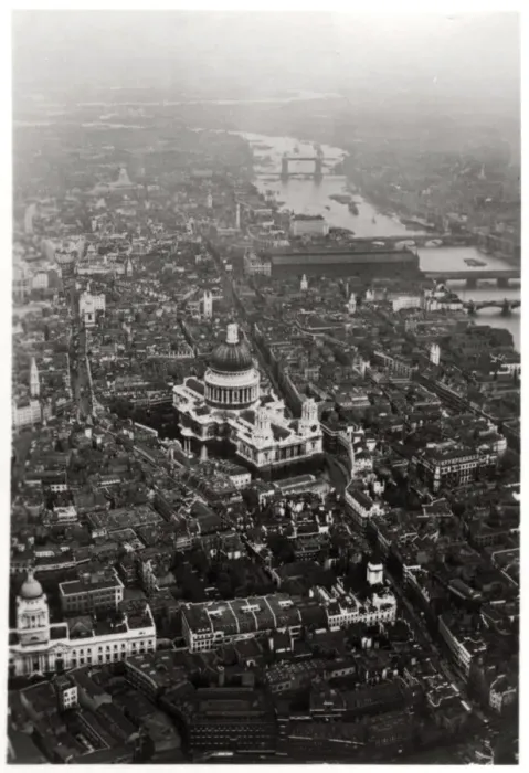 Framed Print : Aerial view of St Pauls Cathedral, London, from a Zeppelin, 1931 (1933) Framed Print : Aerial view of St Pauls Cathedral, London, from a Zeppelin, 1931 (1933)