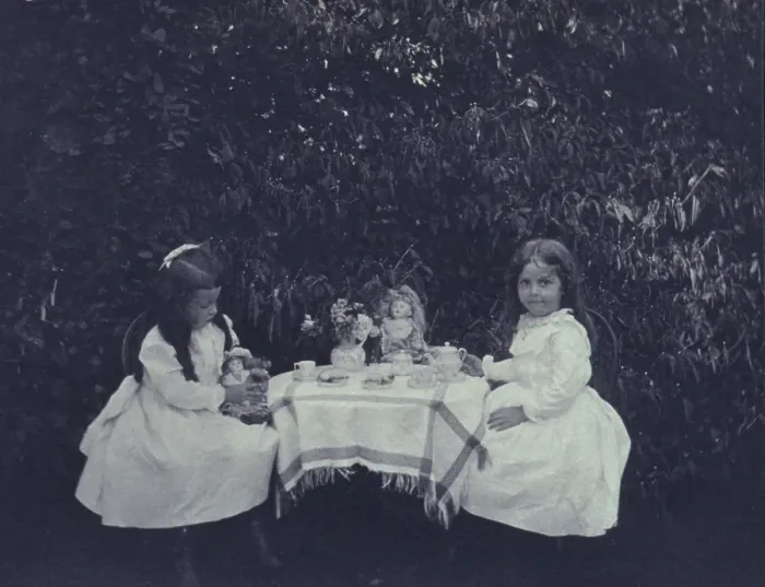 Framed Print : Afternoon tea, c1900. Creator: Unknown Framed Print : Afternoon tea, c1900. Creator: Unknown
