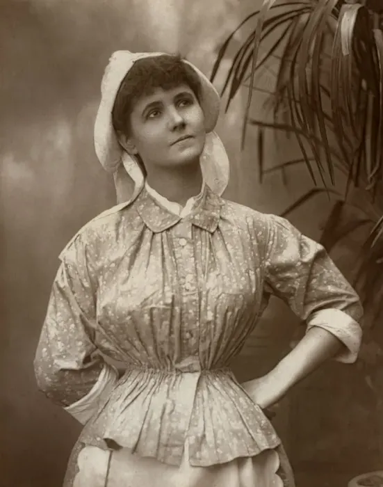 Framed Print : Agnes Hewitt, British actress, 1887. Artist: HS Mandelssohn Framed Print : Agnes Hewitt, British actress, 1887. Artist: HS Mandelssohn